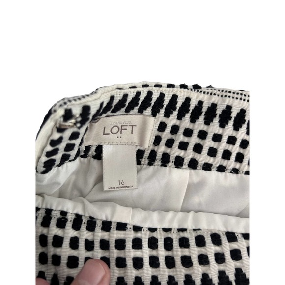 Loft Pencil Skirt Size 16 Knee Length Lined white Black Geometric - Picture 5 of 8